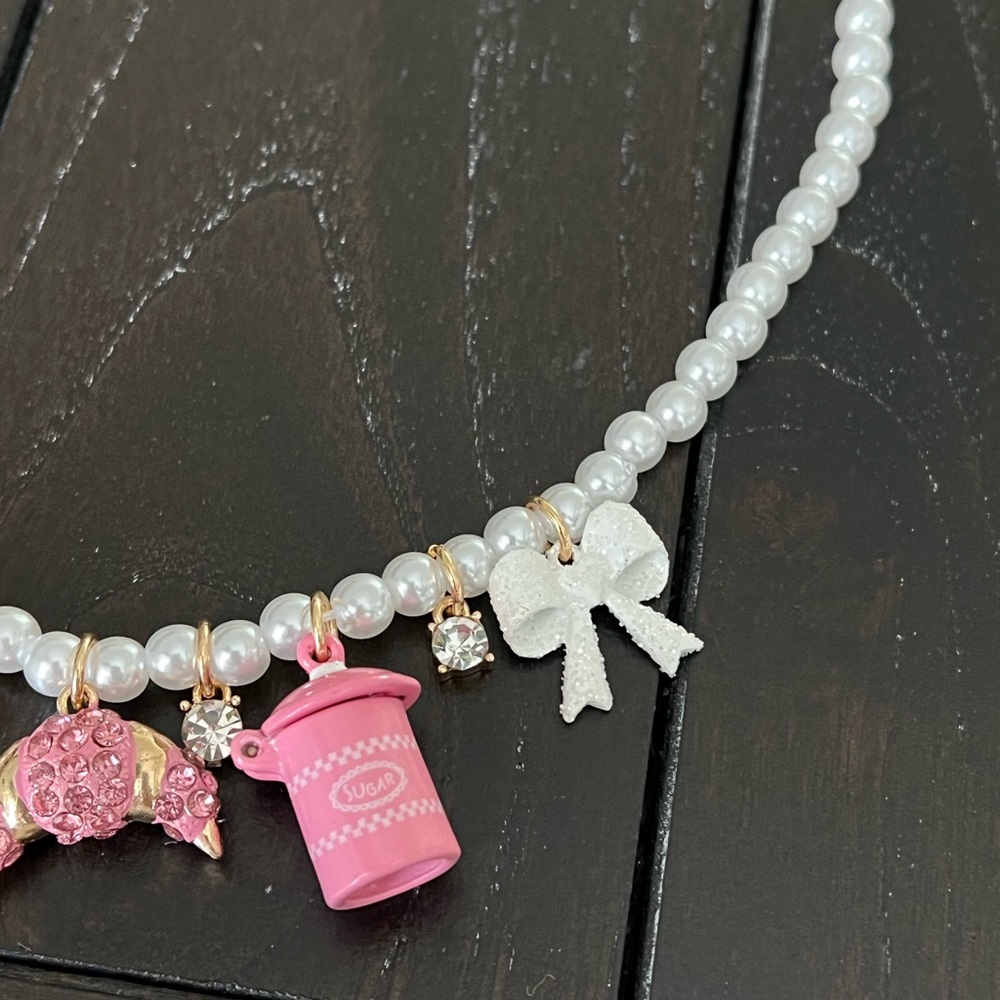 Betsey Johnson Necklace - Picture 9 of 10